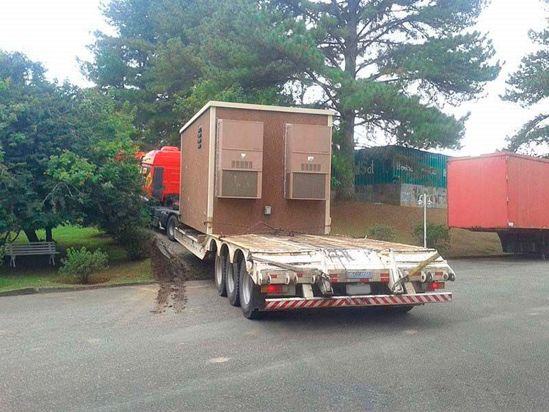 Transporte de máquinas industriais Transporte de máquinas industriais